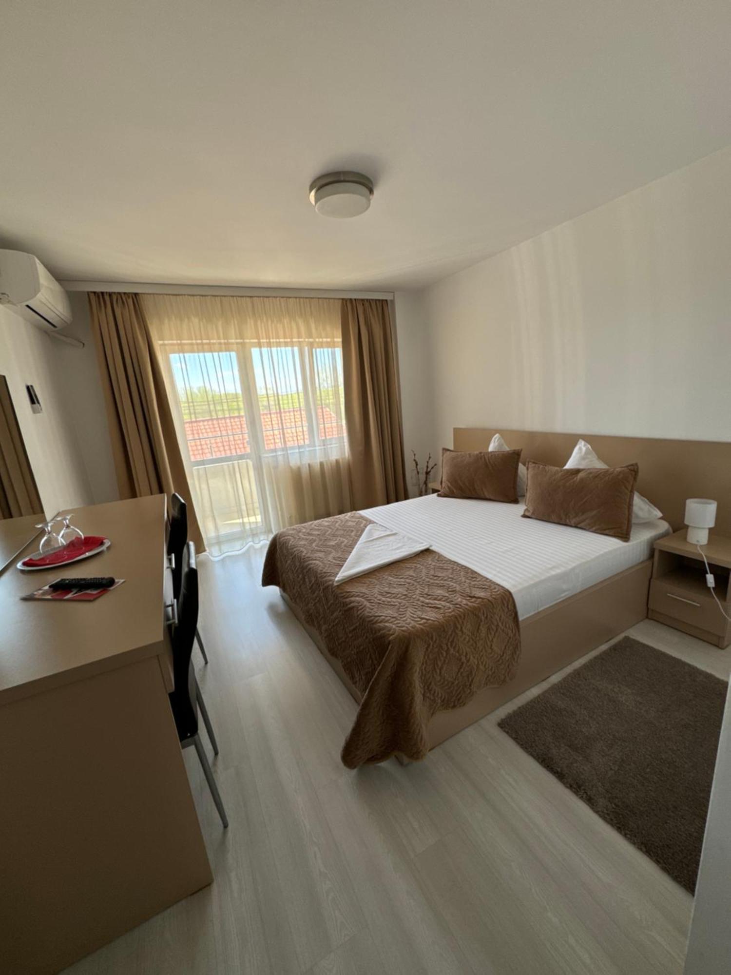 Fast Airport Accomodation Otopeni Exterior photo